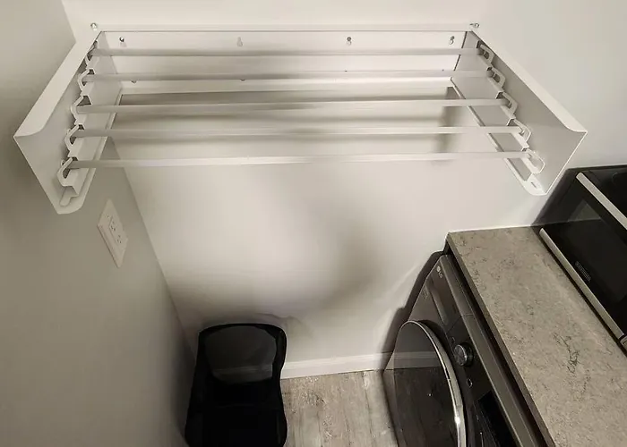 Welcoming Condo Near Hamden Shopping